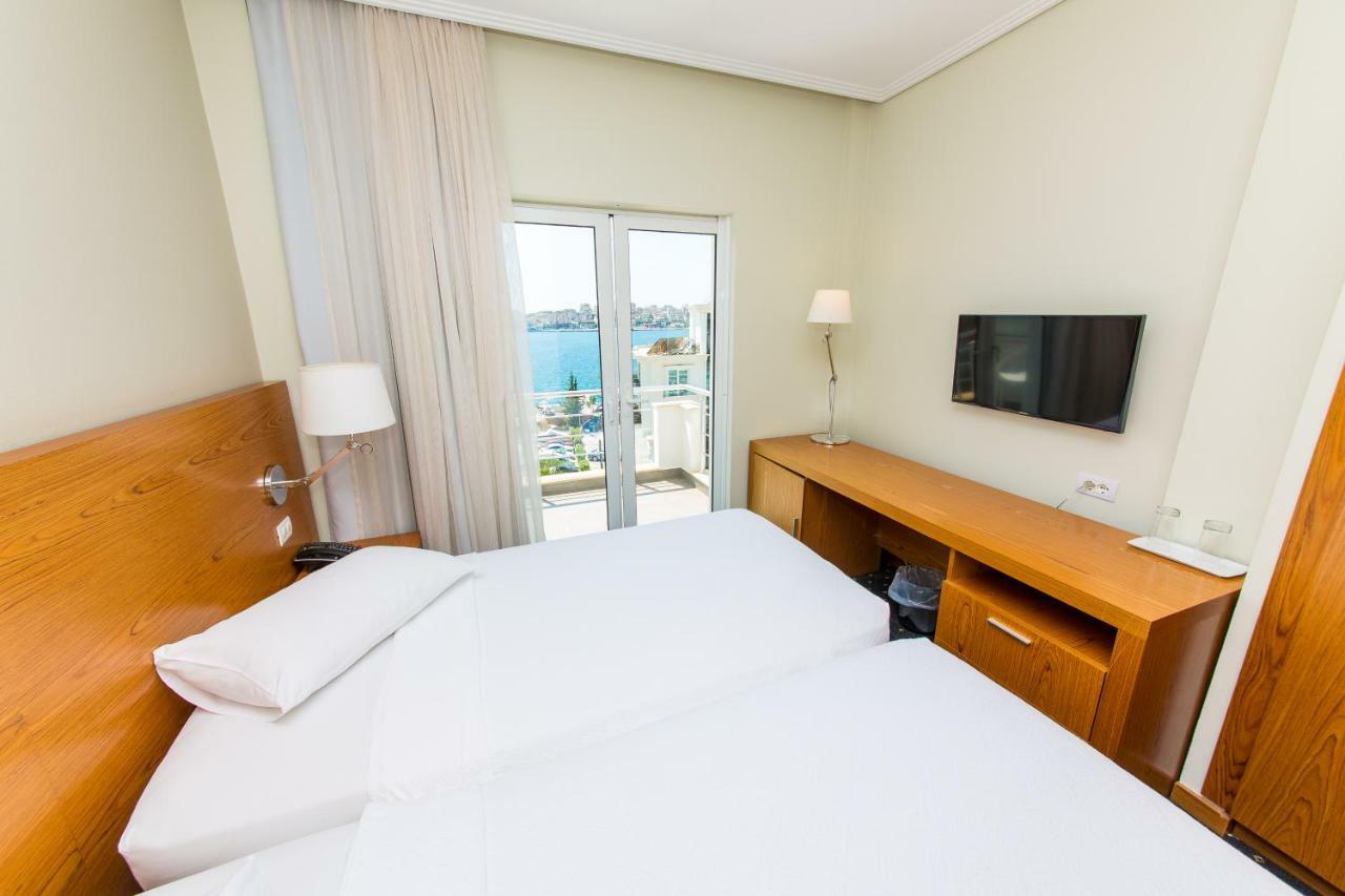 Hotel Agimi ซารานเดอ ภายนอก รูปภาพ